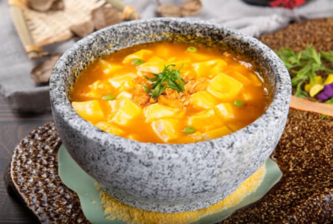 Egg Tofu w. Crab Meat in Hot Pot / 石鍋蟹黃玉子豆腐